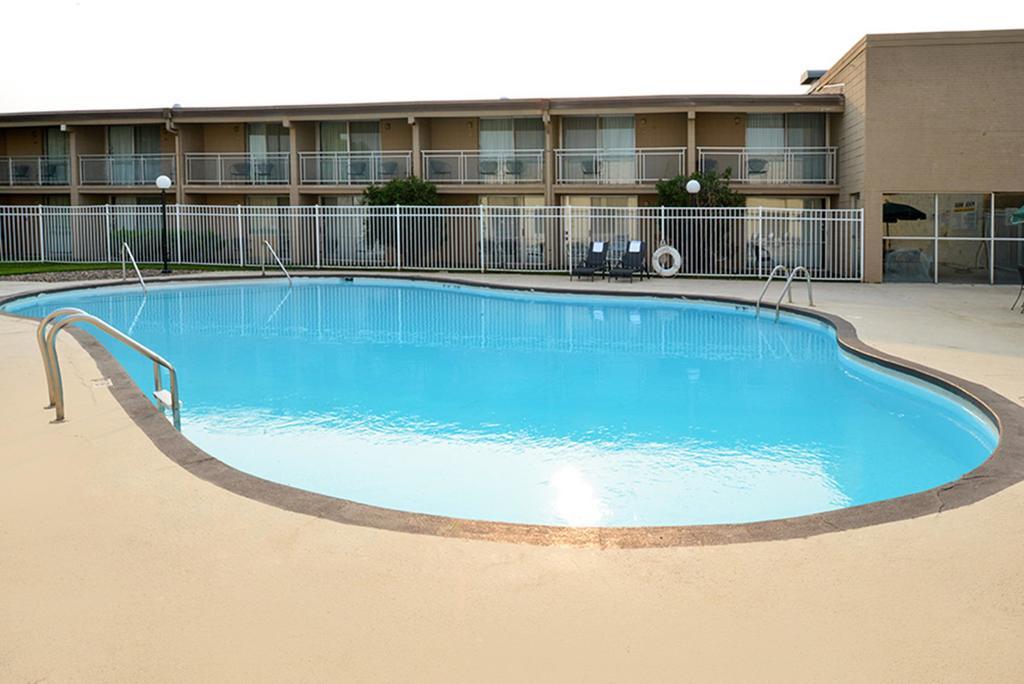 Americas Best Value Inn - Campus View Eau Claire Esterno foto