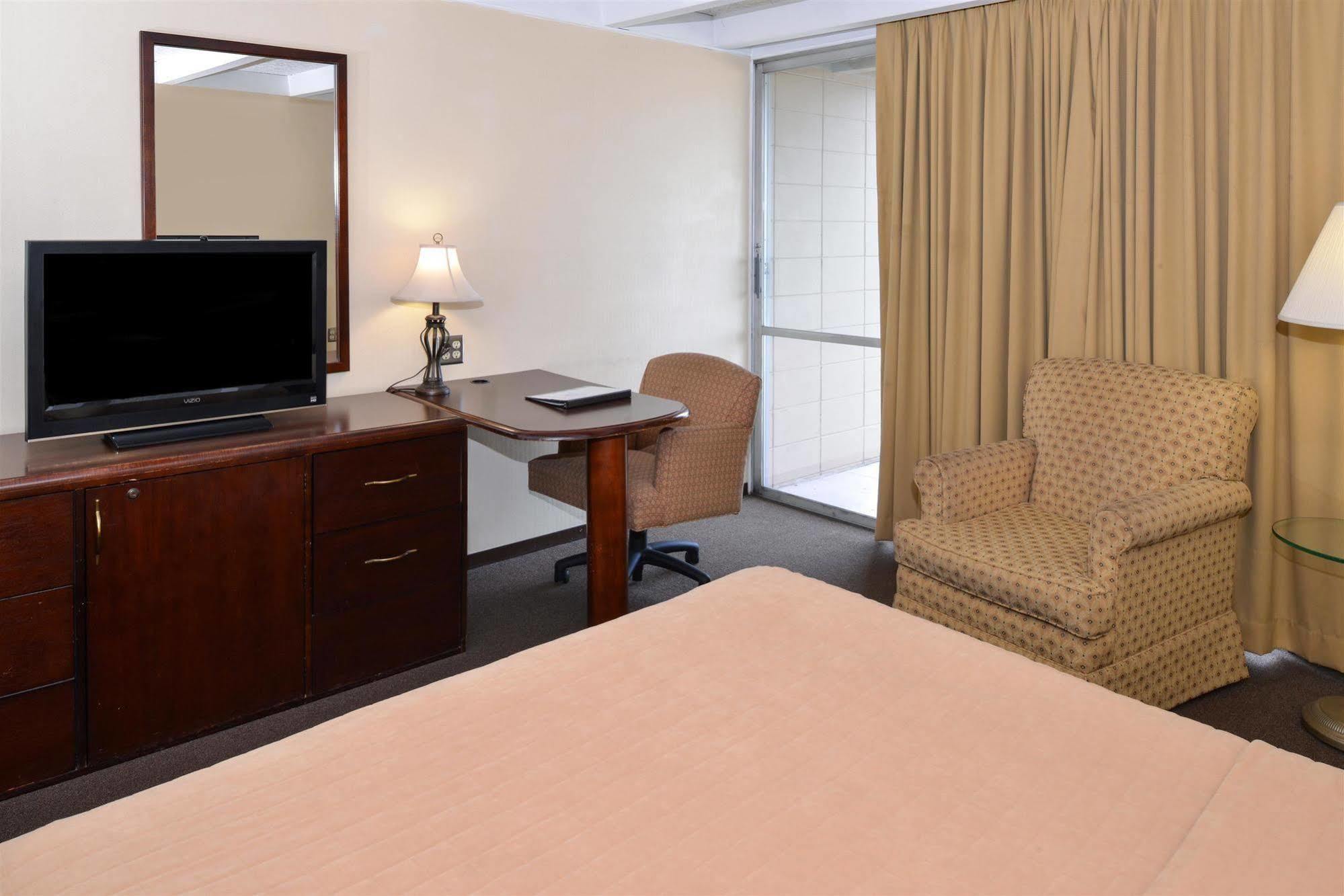 Americas Best Value Inn - Campus View Eau Claire Esterno foto