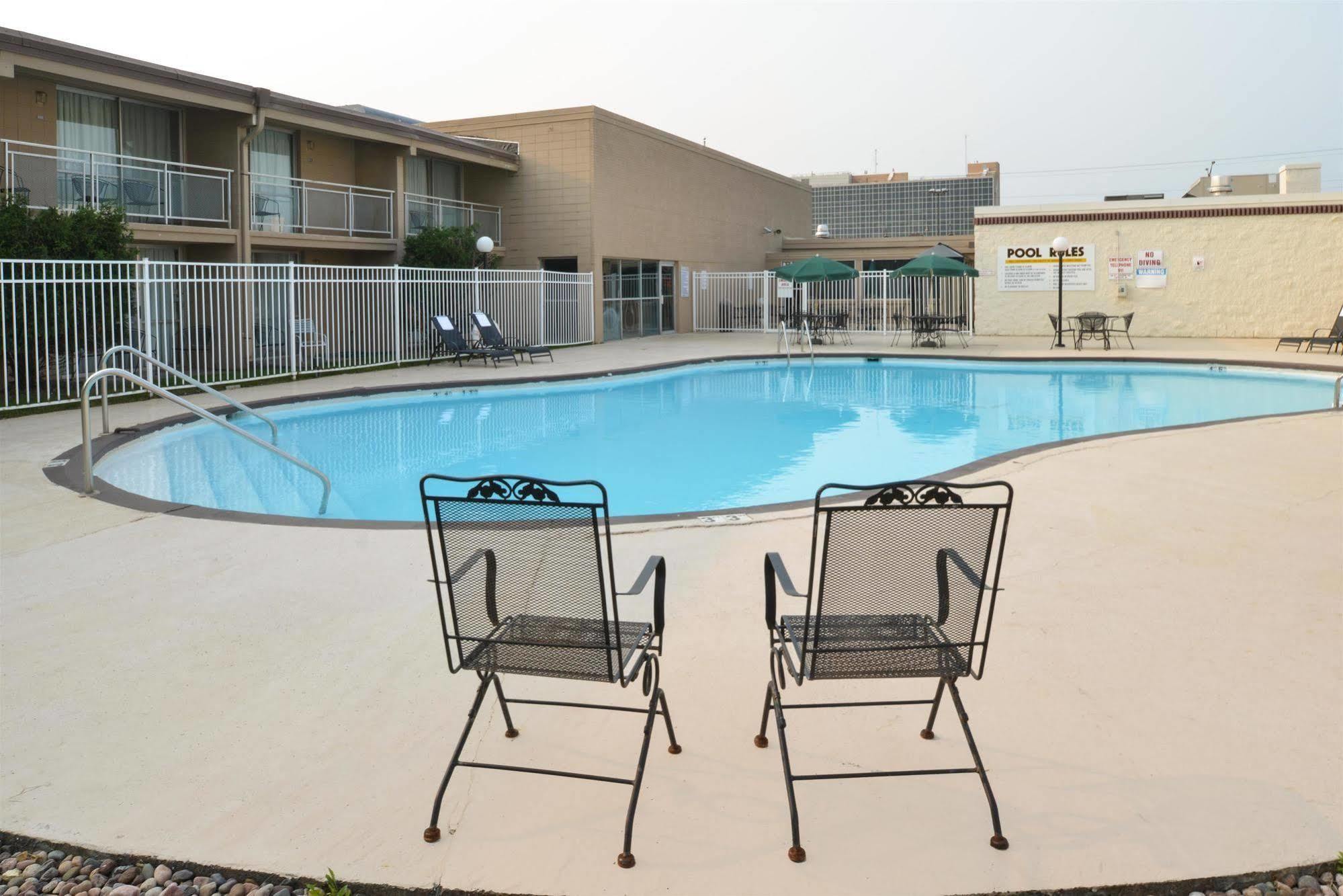 Americas Best Value Inn - Campus View Eau Claire Esterno foto