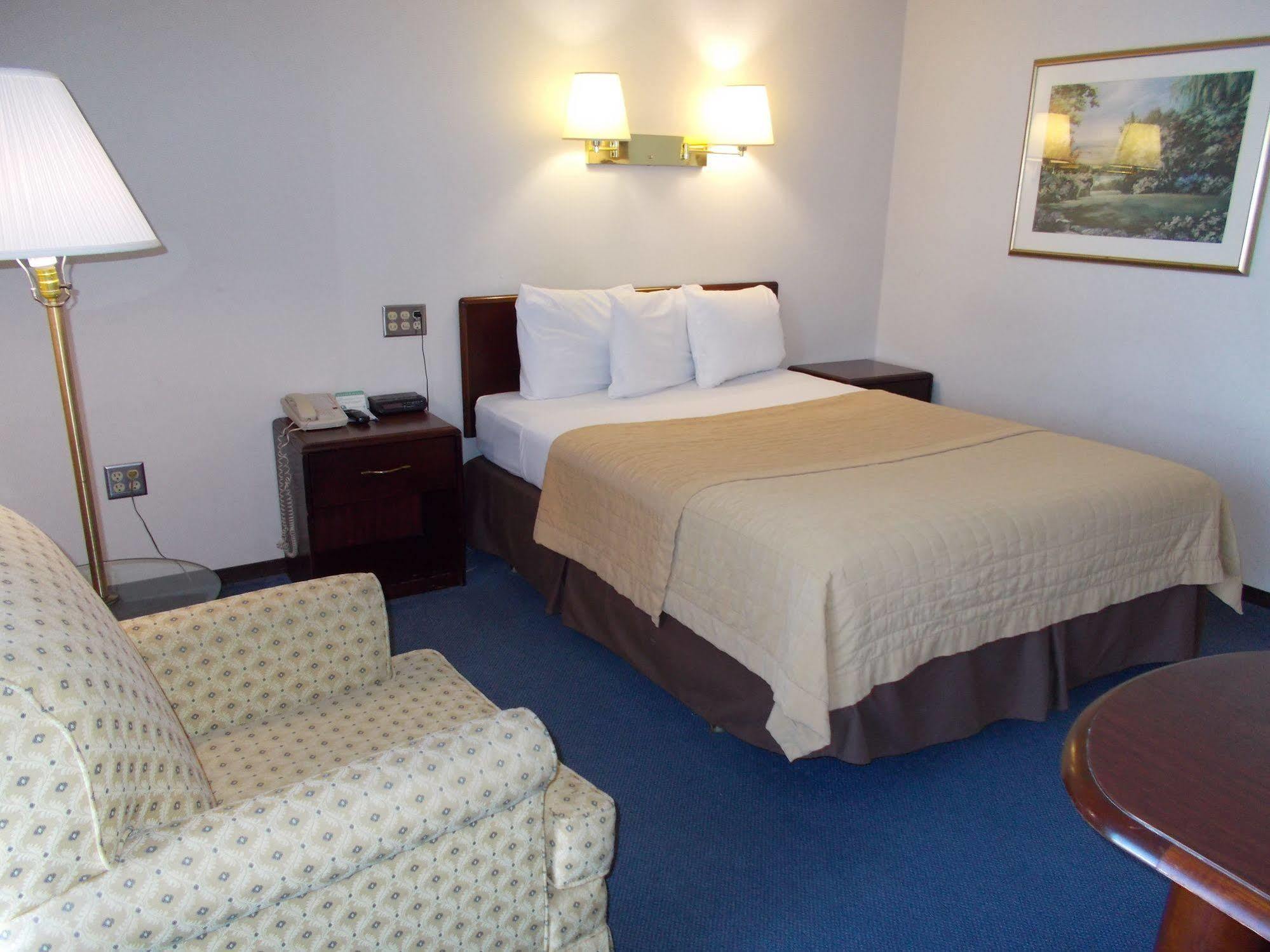 Americas Best Value Inn - Campus View Eau Claire Esterno foto
