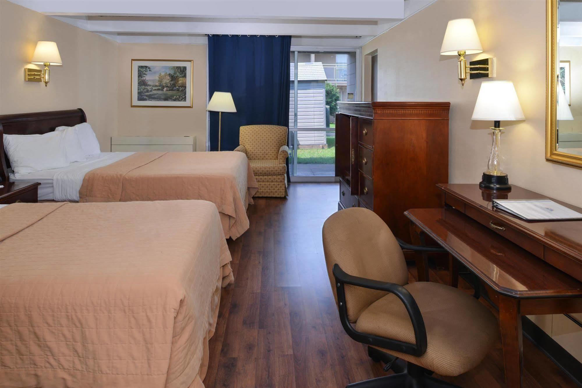 Americas Best Value Inn - Campus View Eau Claire Esterno foto